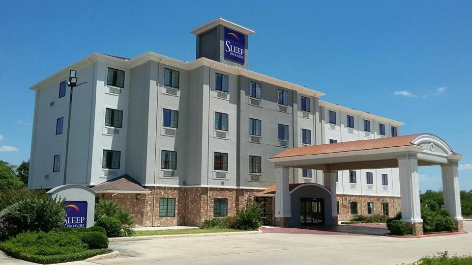 Sleep Inn & Suites At Six Flags San Antonio Exterior photo